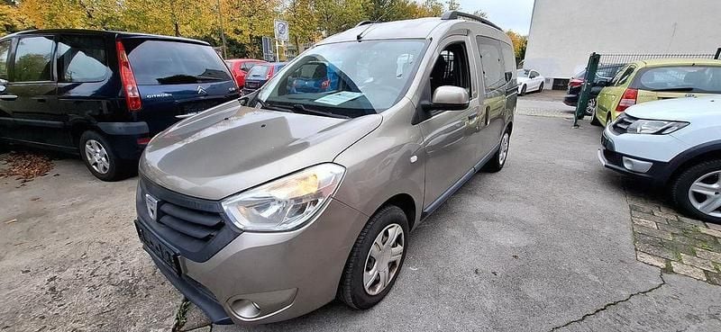 Braun Gebraucht 2014 Dacia Dokker Lauréate Van | 3.800 € (Fairer Preis) - Bild 1/4