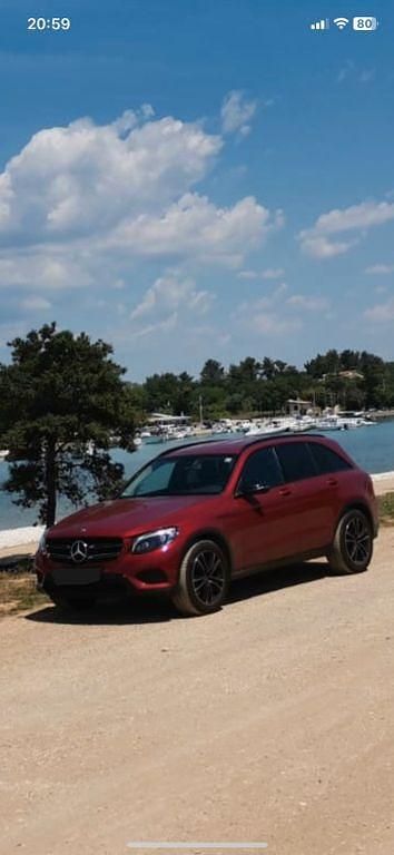 Rot Gebraucht 2017 Mercedes GLC250 SUV | 20.300 € (Guter Preis) - Bild 1/4