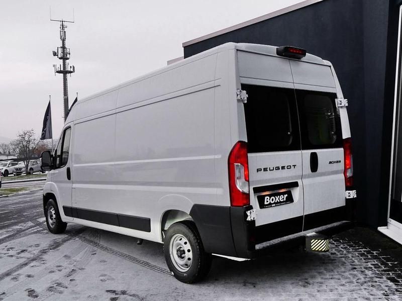 Gebraucht Peugeot Boxer 140 PS (102 kW) 2025 Kaolin weiß Van