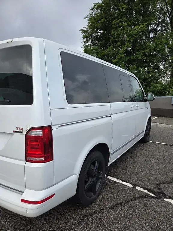Gebraucht VW Multivan 204 PS (150 kW) 2016 Weiß Van / Kleinbus