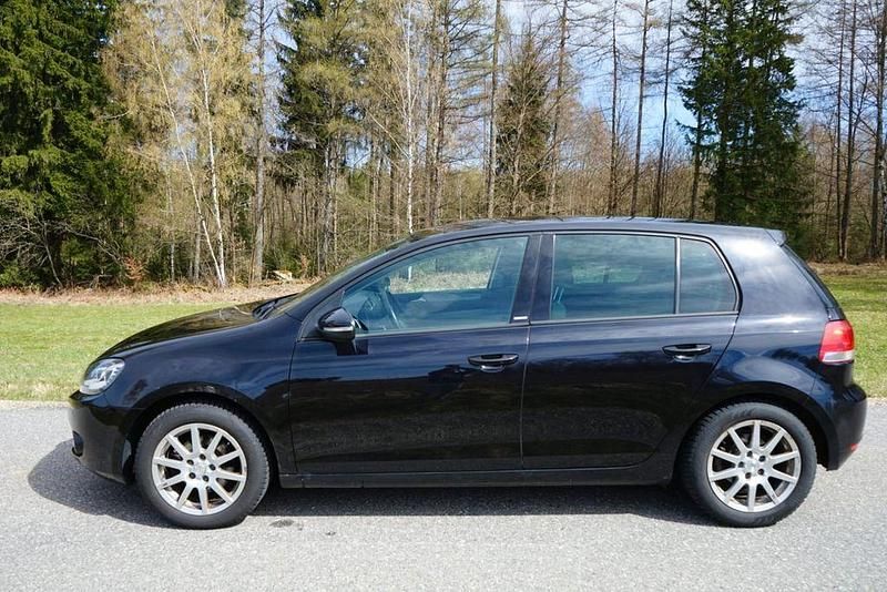 Gebraucht VW Golf VI Style 105 PS (77 kW) 2011 Schwarz Kleinwagen