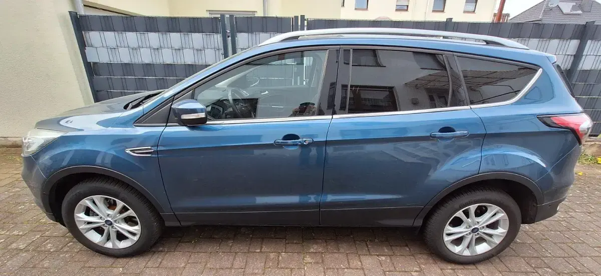 Gebraucht Ford Kuga Titanium 175 PS (128 kW) 2020 Blau SUV