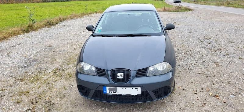 Grau Gebraucht 2006 Seat Ibiza Sport Limousine | 1.600 € (Fairer Preis) - Bild 1/4