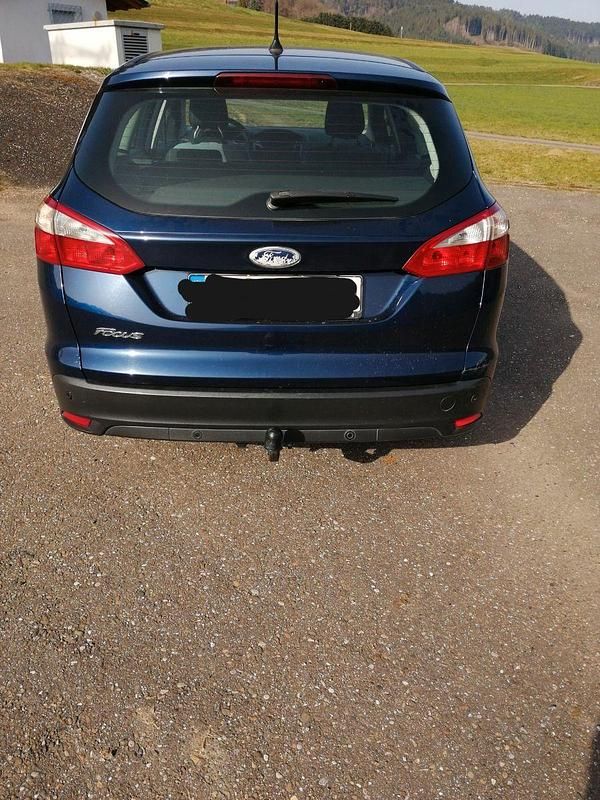 Gebraucht Ford Focus 116 PS (85 kW) 2011 Blau Kombi