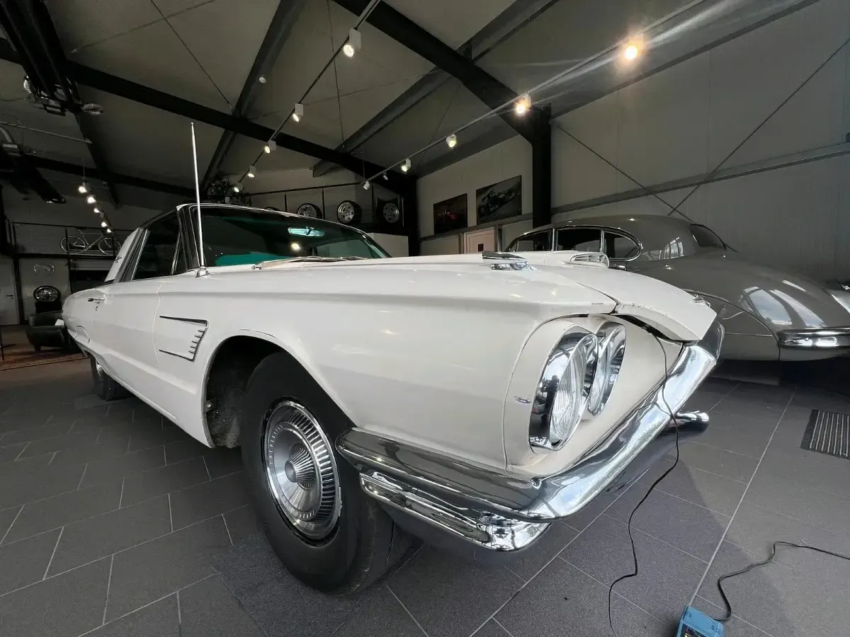 Second-hand Ford Thunderbird 300 CP (220 kW) 1965 Bej Berlinǎ