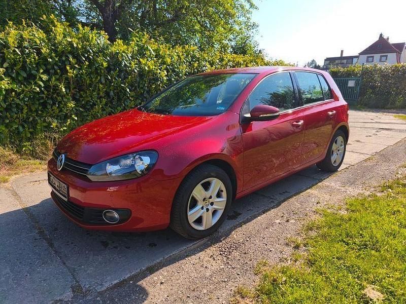 Rot Gebraucht 2009 VW Golf VI Comfortline Limousine | 5.299 € (Fairer Preis) - Bild 1/4