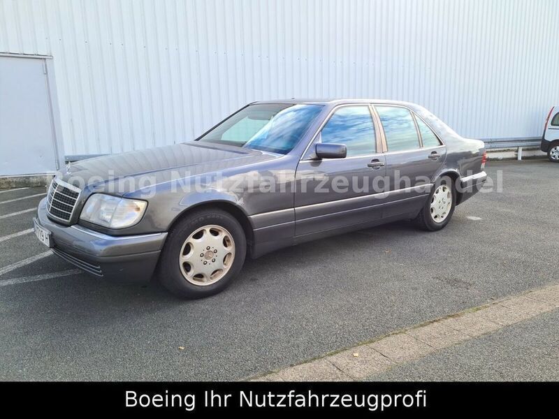 Grau Gebraucht 1995 Mercedes S320 Limousine | 7.900 € - Bild 1/4