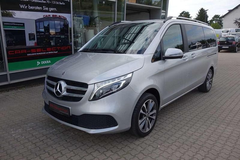 Reflexsilber Gebraucht 2021 Mercedes V300 Van / Kleinbus | 47.800 € (Superpreis) - Bild 1/4