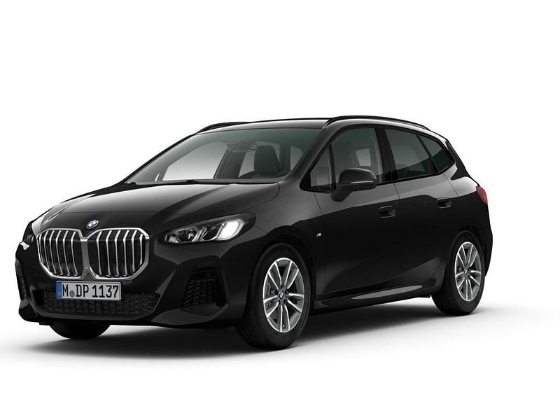Sapphirschwarz metallic Neu 2025 BMW 218 Active Tourer Efficient Dynamics Van / Kleinbus | 40.440 € (Fairer Preis) - Bild 1/4