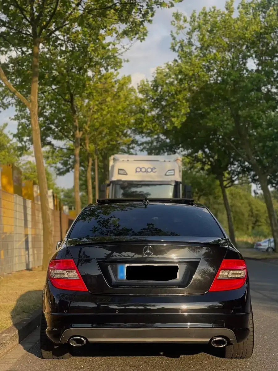 Gebraucht Mercedes C320 Avantgarde 264 PS (194 kW) 2009 Schwarz Limousine