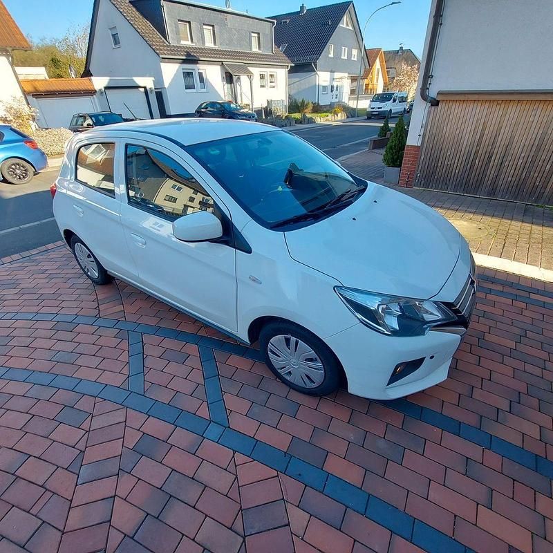 Second-hand Mitsubishi Space Star Select 71 CP (52 kW) 2022 Alb Hatchback