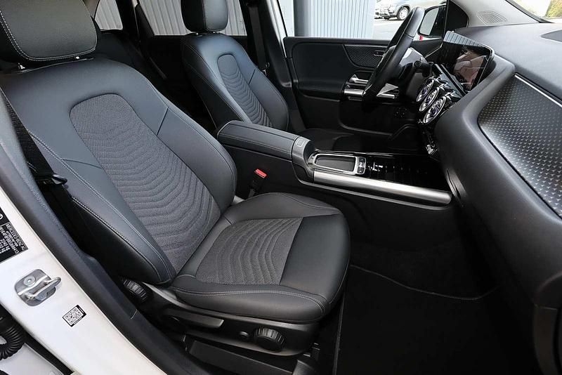 Gebraucht Mercedes B250e Progressive 218 PS (160 kW) 2024 Unilack polarweiß Van / Kleinbus