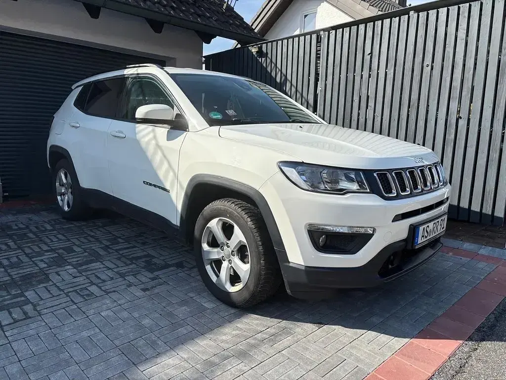Używany Jeep Compass Limited 140 KM (102 kW) 2018 Biały SUV
