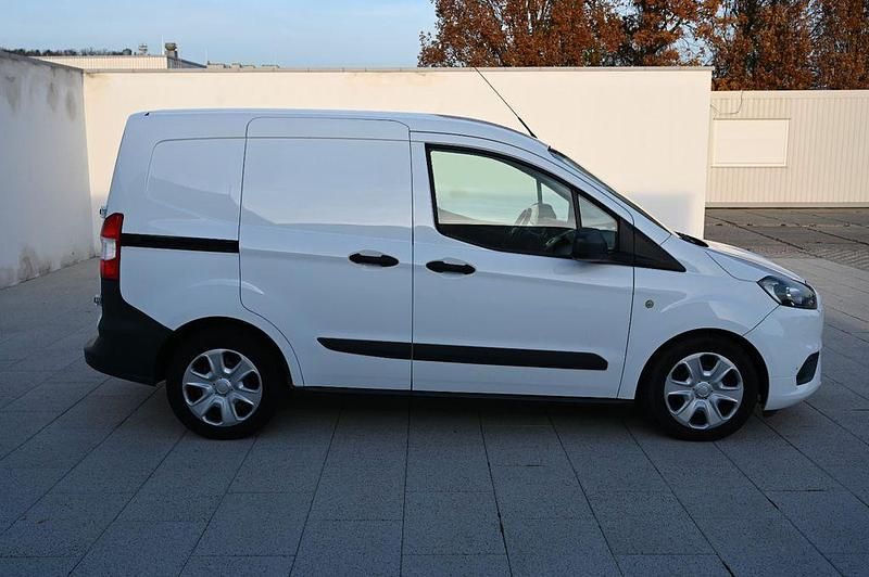 Gebraucht Ford Transit 75 PS (55 kW) 2019 Weiß Limousine