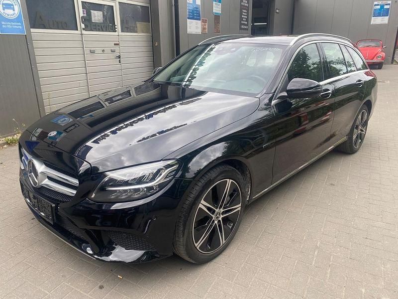 Schwarz Gebraucht 2020 Mercedes C300e Kombi | 19.600 € (Superpreis) - Bild 1/4