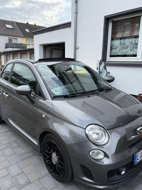 Grau Gebraucht 2016 Abarth 595C Custom Cabrio | 14.290 € (Fairer Preis) - Bild 1/4