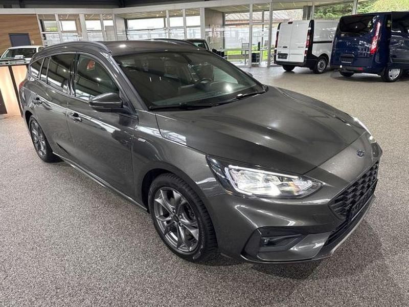 Gebraucht Ford Focus ST-Line 125 PS (91 kW) 2021 Magneticgrau (metallic) (metallic) Kombi