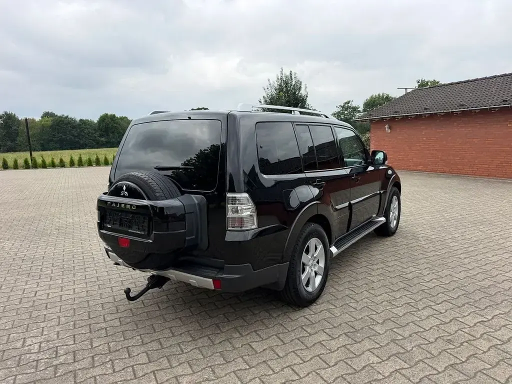 Gebraucht Mitsubishi Pajero Instyle 170 PS (125 kW) 2007 Schwarz SUV