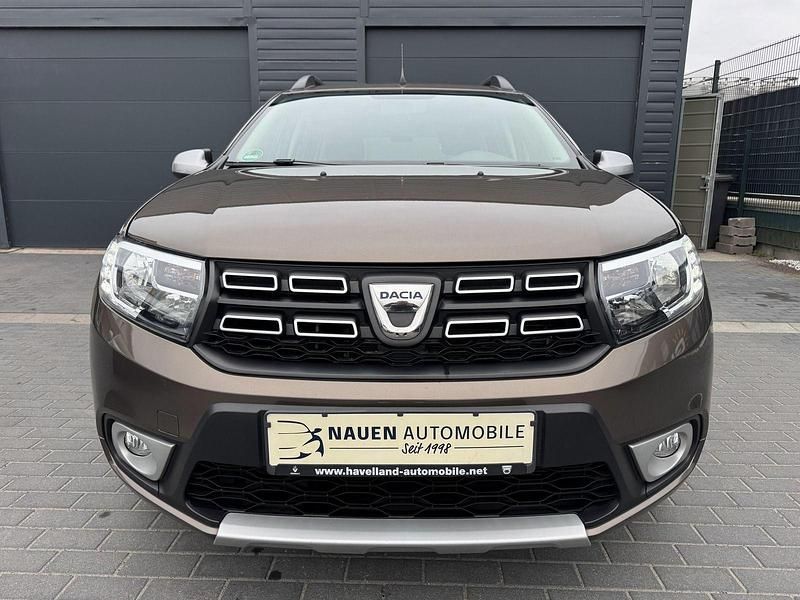 Gebraucht Dacia Logan Stepway 95 PS (69 kW) 2019 Braun Kombi