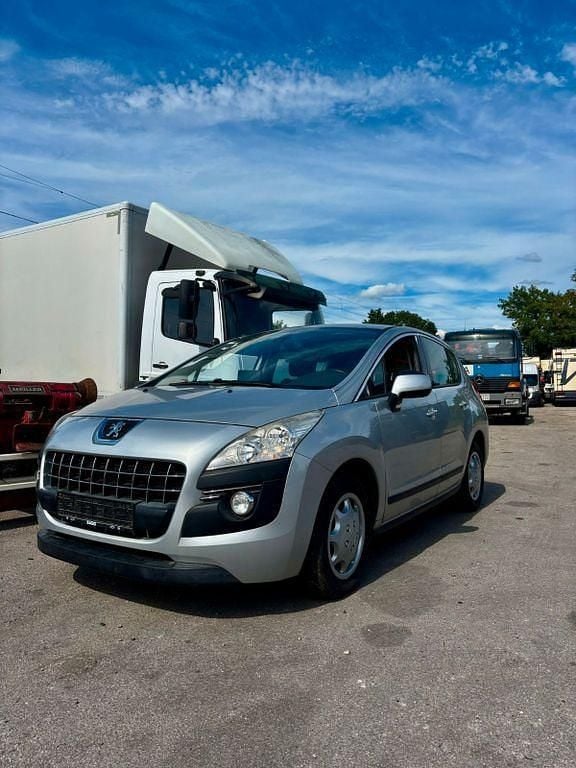 Grau Gebraucht 2011 Peugeot 3008 Active Limousine | 3.650 € (Guter Preis) - Bild 1/4