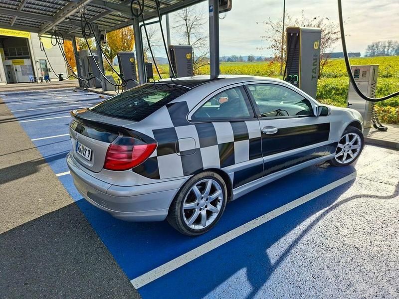 Silber Gebraucht 2002 Mercedes C200 Coupé | 1.990 € (Fairer Preis) - Bild 1/4