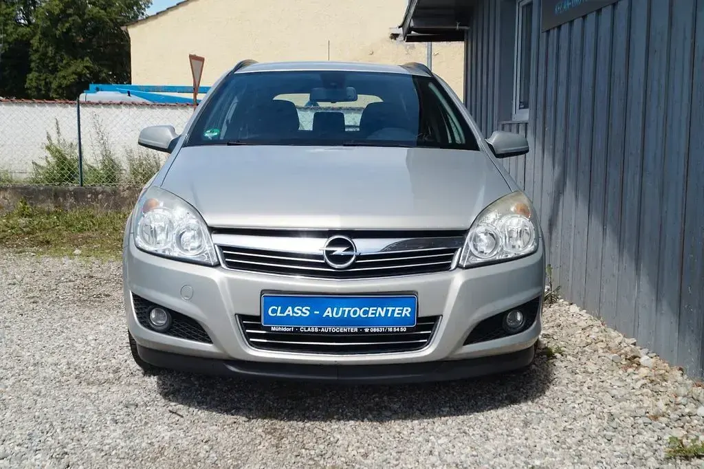 Gebraucht Opel Astra Edition 116 PS (85 kW) 2007 Pannacotta m2 Limousine