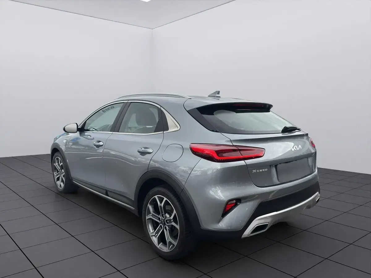 Gebraucht Kia XCeed Vision 160 PS (117 kW) 2022 Silber metallic SUV