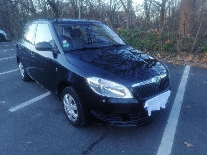 Gebraucht Skoda Fabia Active 69 PS (50 kW) 2012 Schwarz Kleinwagen