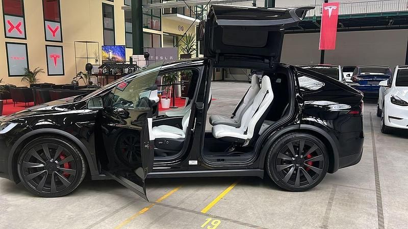Schwarz Gebraucht 2024 Tesla Model X Plaid SUV | 99.999 € (Teuer) - Bild 1/2