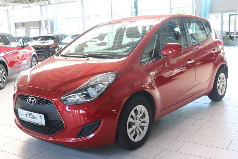 Rot Gebraucht 2016 Hyundai ix20 Classic Van / Kleinbus | 9.490 € (Fairer Preis) - Bild 1/2