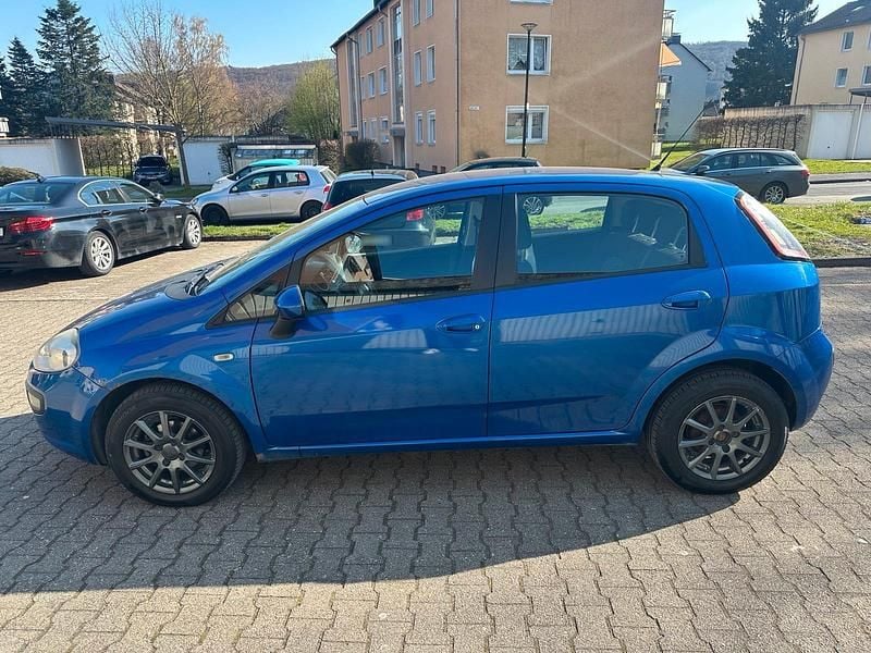 Gebraucht Fiat Punto Evo 77 PS (56 kW) 2012 Blau Kleinwagen