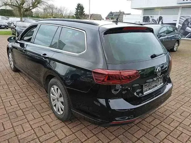Gebraucht VW Passat Business 150 PS (110 kW) 2023 Deep black perleffekt Kombi