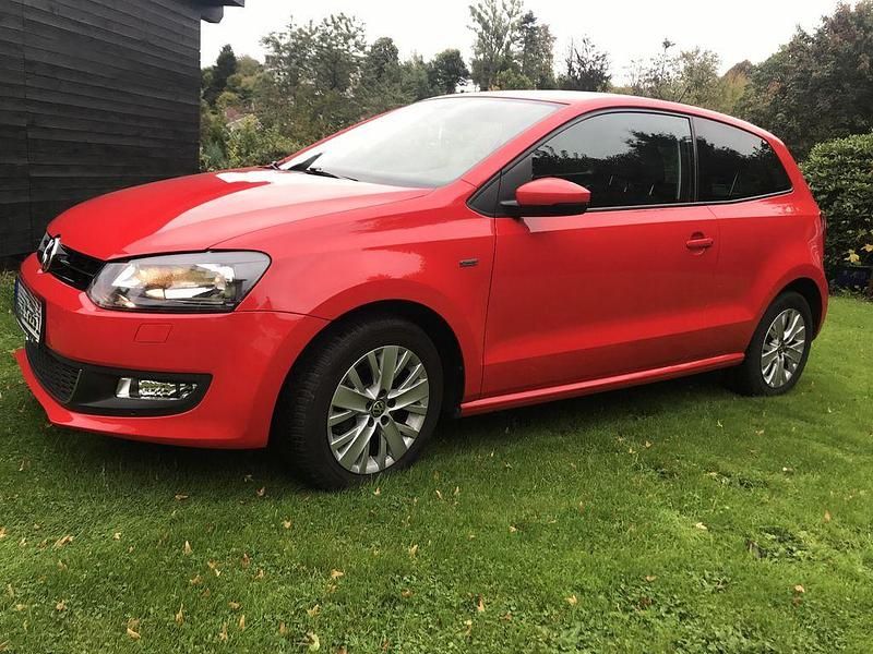 Rot Gebraucht 2013 VW Polo Life Kleinwagen | 6.300 € (Superpreis) - Bild 1/4