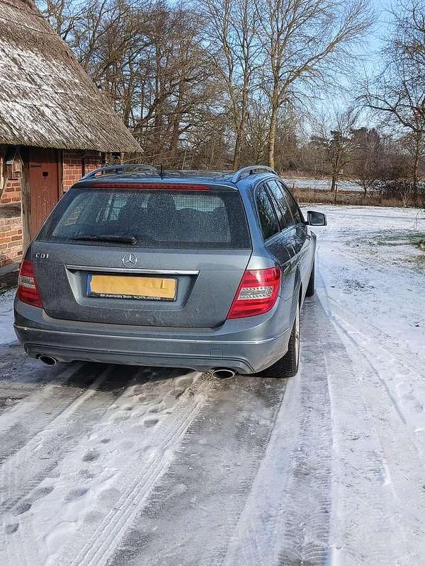 Gebraucht Mercedes C300 Elegance 231 PS (169 kW) 2012 Kombi