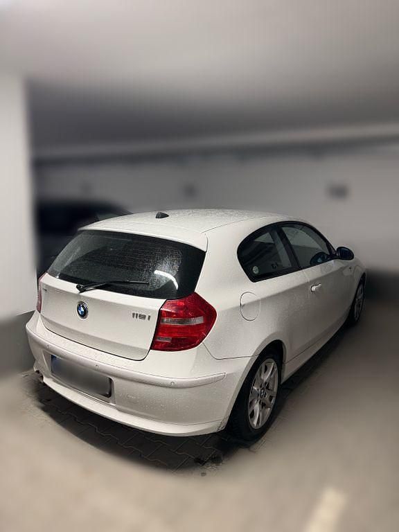Gebraucht BMW 116 116 PS (85 kW) 2008 Weiß Kleinwagen