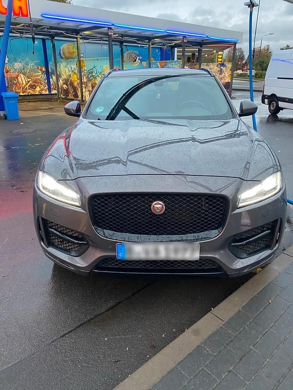 Grau Gebraucht 2017 Jaguar F-Pace R SUV | 16.800 € (Fairer Preis) - Bild 1/4