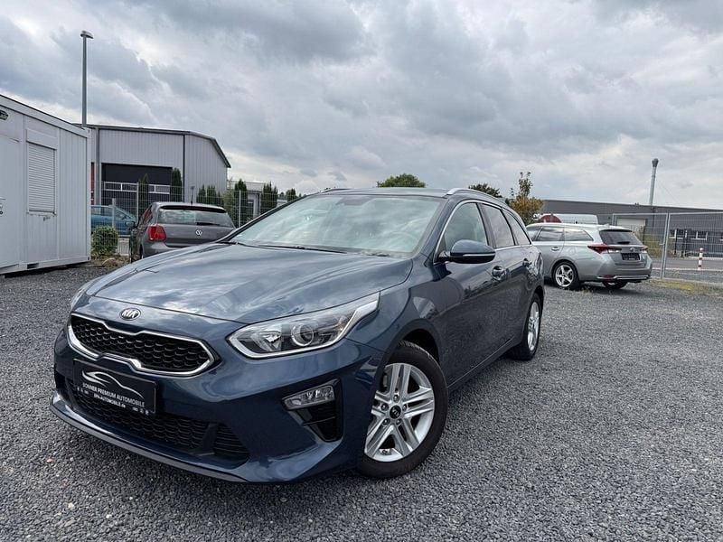 (cb7) cosmos blue m Gebraucht 2019 Kia Ceed Kombi | 13.975 € (Guter Preis) - Bild 1/4