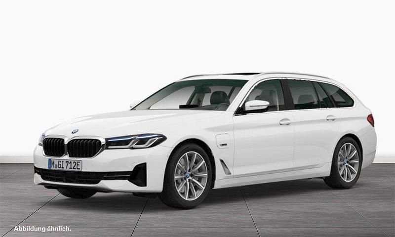 Alpinweiß uni Gebraucht 2023 BMW 530e Sport Line Kombi | 44.890 € (Etwas zu teuer) - Bild 1/3