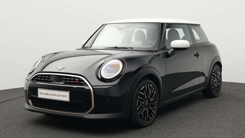 Schwarz Gebraucht 2024 Mini Cooper S Favoured Kleinwagen | 25.898 € - Bild 1/4