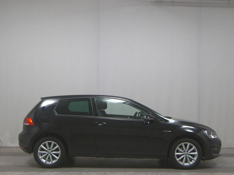 Schwarz Gebraucht 2016 VW Golf VII LOUNGE Limousine | 8.490 € - Bild 1/4