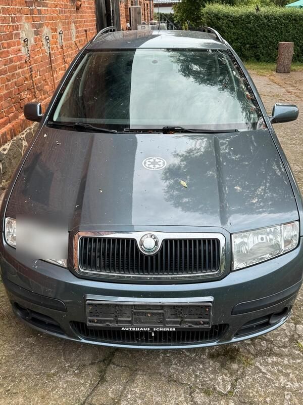 Grau Gebraucht 2005 Skoda Fabia Kombi | 1.000 € (Guter Preis) - Bild 1/1