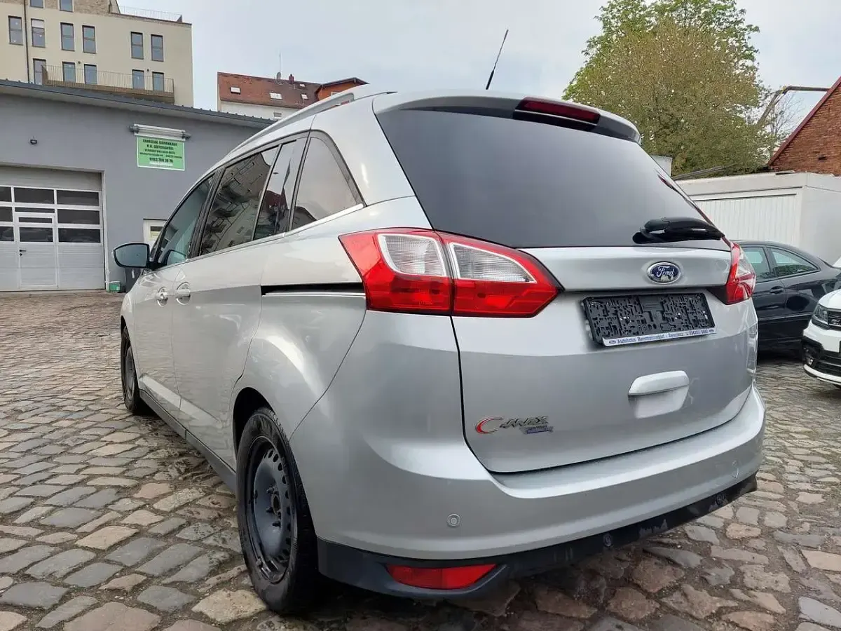 Gebraucht Ford Grand C-Max Champions Edition 140 PS (102 kW) 2012 Polarsilber metallic Van / Kleinbus