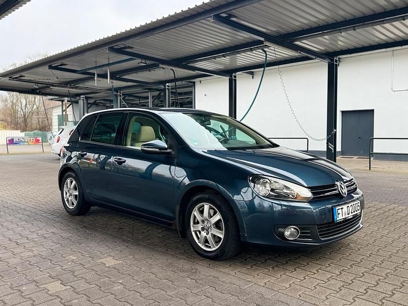 Gebraucht VW Golf VI 140 PS (102 kW) 2010 Beige Kleinwagen