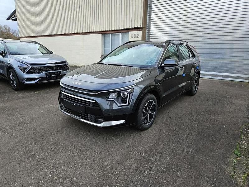 Grau Neu 2025 Kia Niro Vision SUV | 28.890 € (Guter Preis) - Bild 1/4