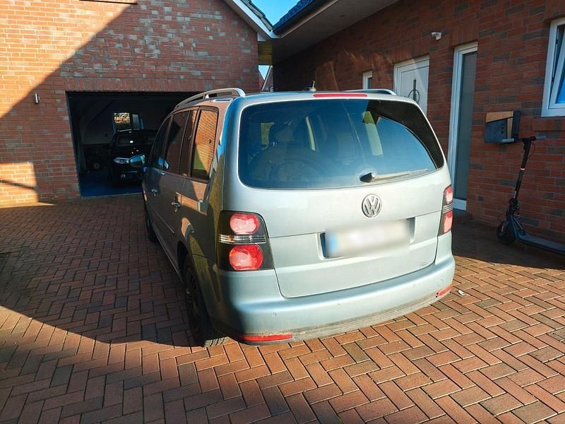 Gebraucht VW Touran Freestyle 140 PS (102 kW) 2009 Grau Van / Kleinbus
