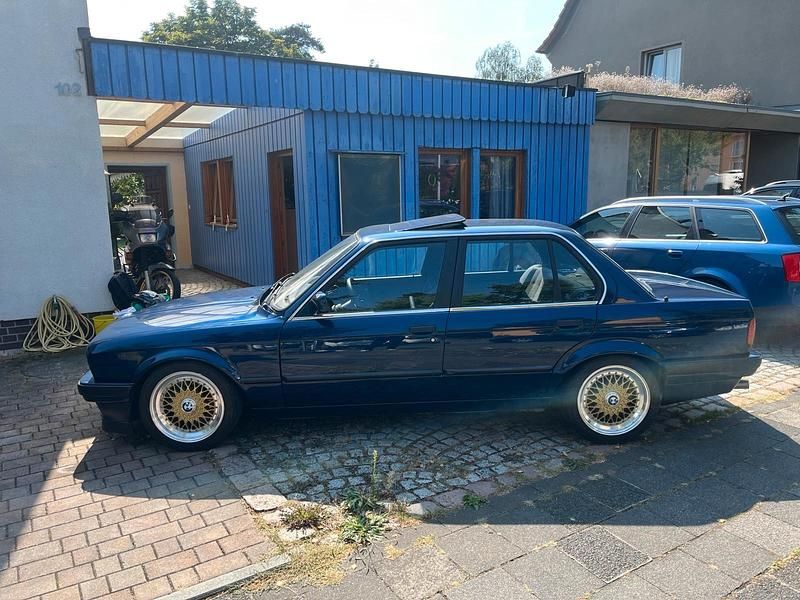 Second-hand BMW 325 192 CP (141 kW) 1991 Berlinǎ