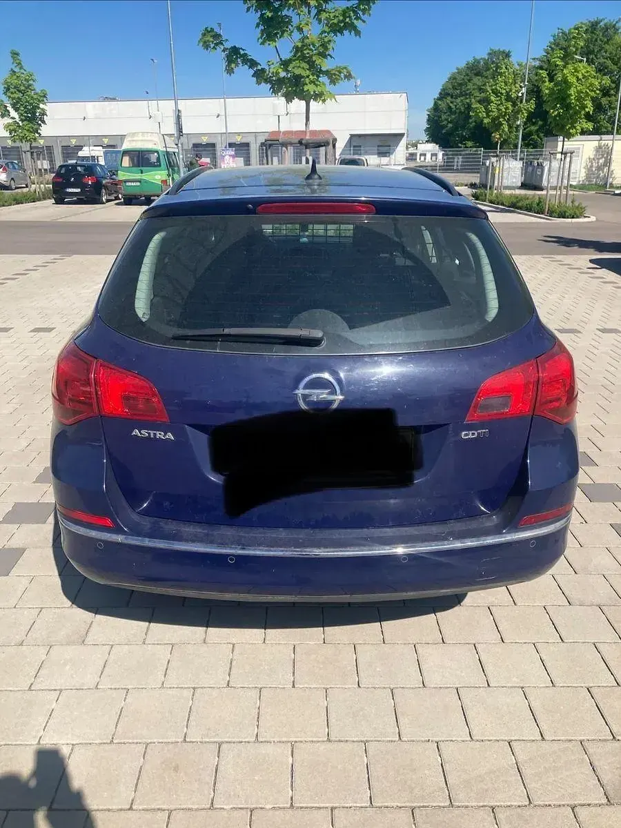 Gebraucht Opel Astra 131 PS (96 kW) 2012 Blau Kombi