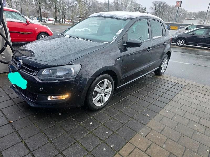 Gebraucht VW Polo 60 PS (44 kW) 2013 Schwarz Kleinwagen