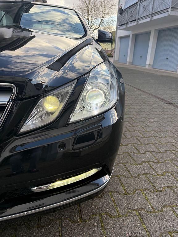 Gebraucht Mercedes E200 Avantgarde 184 PS (135 kW) 2011 Schwarz Cabrio
