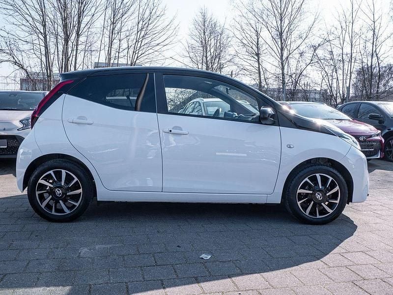 Gebraucht Toyota Aygo 72 PS (52 kW) 2021 Schneeweiß Kleinwagen